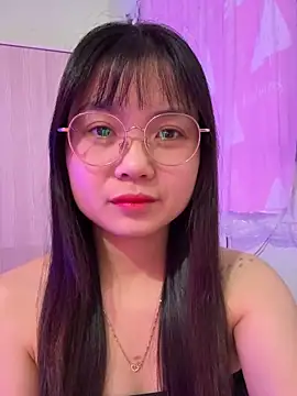 Maeve2k5 online show from 11-22-25, 03:49