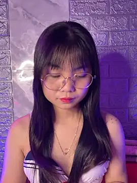 Maeve2k5 online show from 12-15-25, 06:06