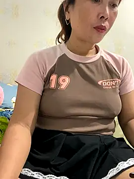 Snapshot of Linaannn chatting on 09-14-25, 12:26 Linaannn online show from 09-14-25, 12:26