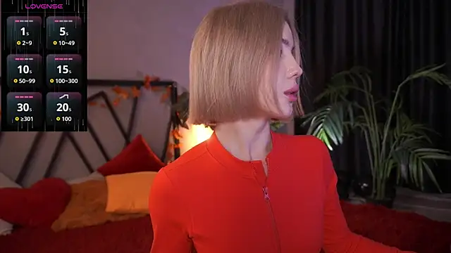 Snapshot of LindaThacker chatting on 11-17-25, 04:29 LindaThacker online show from 11-17-25, 04:29