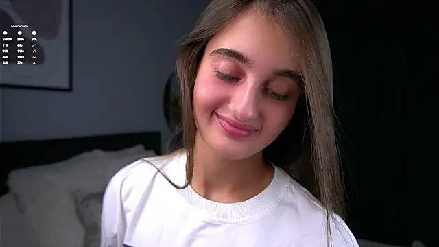 Snapshot of PiquingOgalala chatting on 10-25-25, 01:02 PiquingOgalala online show from 10-25-25, 01:02