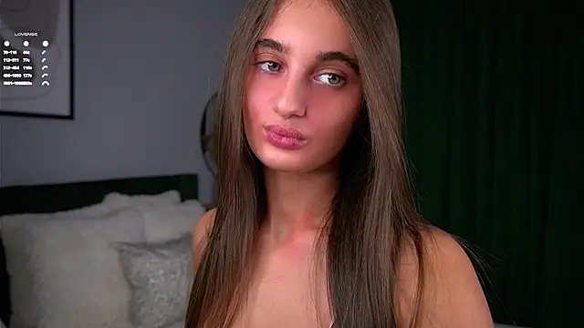 Snapshot of PiquingOgalala chatting on 10-30-25, 01:07 PiquingOgalala online show from 10-30-25, 01:07