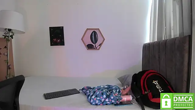 Snapshot of aleja_rythm chatting on 10-24-25, 06:48 aleja rythm online show from 10-24-25, 06:48