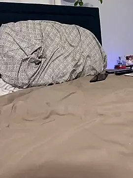 Snapshot of Localboi3 chatting on 12-30-24, 01:04 Localboi3 online show from 12-30-24, 01:04