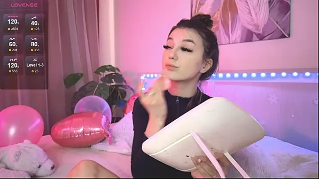 Veronica leal online show from 02-23-26, 08:33