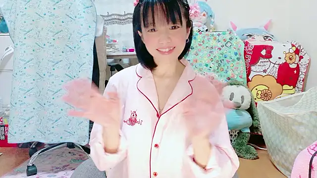 renapiyon8182 online show from 10-25-25, 07:08