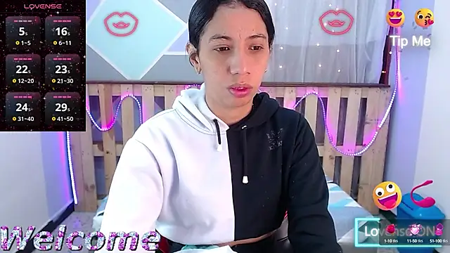 Snapshot of Lina10 chatting on 01-28-25, 07:42 Lina10 online show from 01-28-25, 07:42