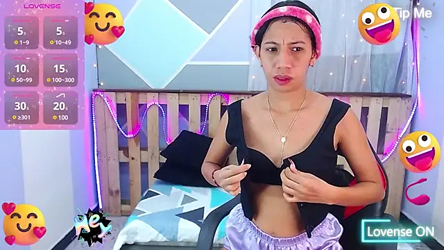 Snapshot of Lina10 chatting on 03-11-25, 10:29 Lina10 online show from 03-11-25, 10:29
