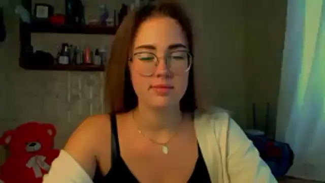 luxie milady online show from 11-21-25, 12:26