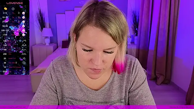 EVAshinyGIRL online show from 12-20-24, 07:44