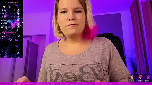 EVAshinyGIRL online show from 01-30-25, 04:45