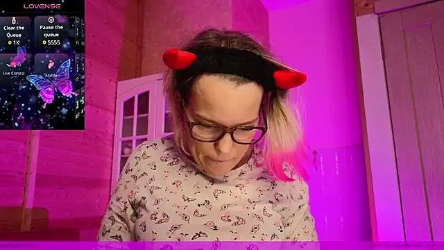 EVAshinyGIRL online show from 03-09-25, 10:52