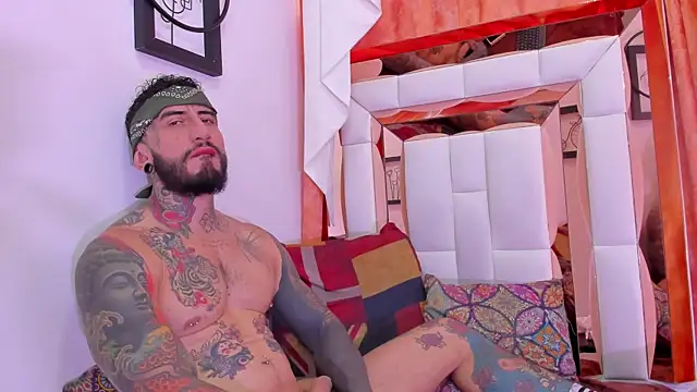 dilan scootk  online show from 04-25-26, 07:44