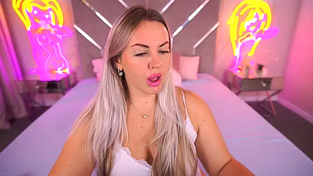 KiraCandyS online show from 11-10-25, 09:58