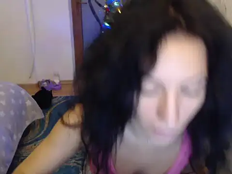 Emmatoo online show from 12-16-25, 02:55