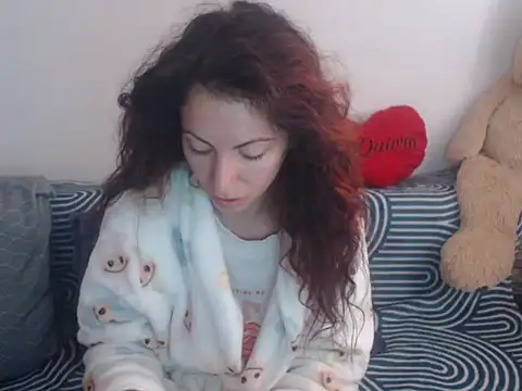 Snapshot of Emmatoo chatting on 04-27-26, 12:47 Emmatoo online show from 04-27-26, 12:47