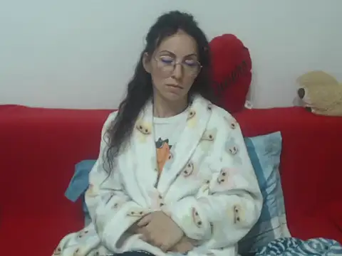 Snapshot of Emmatoo chatting on 05-02-26, 12:15 Emmatoo online show from 05-02-26, 12:15