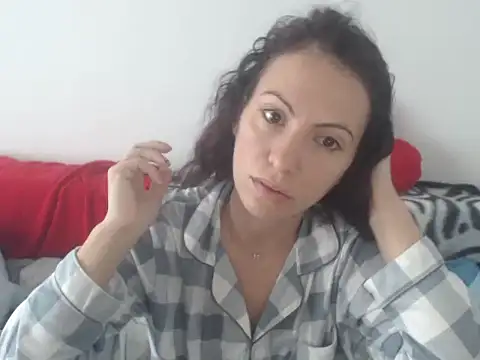 Snapshot of Emmatoo chatting on 05-10-26, 10:20 Emmatoo online show from 05-10-26, 10:20