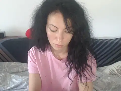 Snapshot of Emmatoo chatting on 05-29-26, 06:33 Emmatoo online show from 05-29-26, 06:33