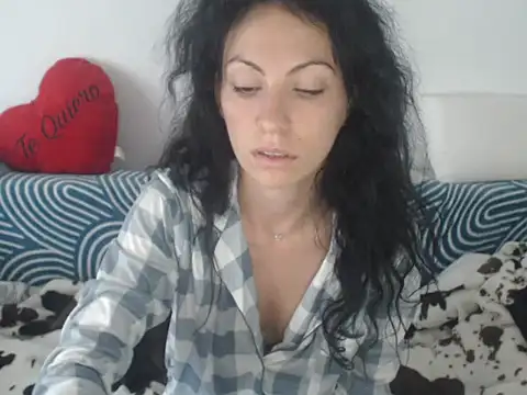 Snapshot of Emmatoo chatting on 06-01-26, 06:15 Emmatoo online show from 06-01-26, 06:15