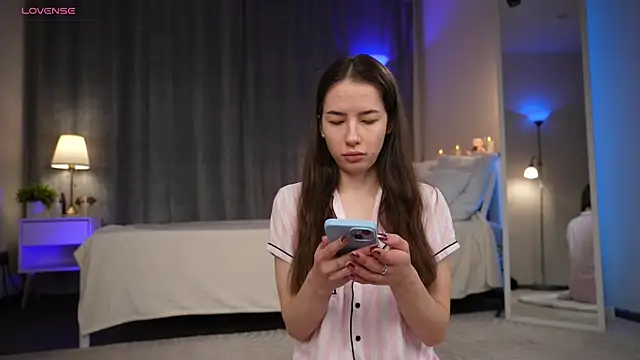 Amely Young online show from 11-17-25, 02:17