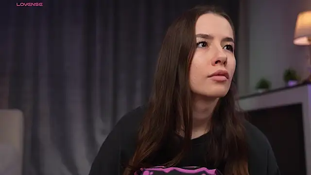 Amely Young online show from 04-21-26, 02:26