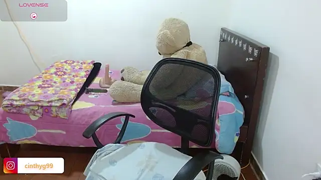 Snapshot of Cinthya-Gomez6 chatting on 07-19-26, 09:29 Cinthya-Gomez6 online show from 07-19-26, 09:29