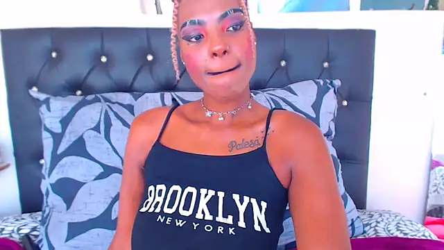 Snapshot of SAVAGExBOO chatting on 12-13-24, 06:00 SAVAGExBOO online show from 12-13-24, 06:00