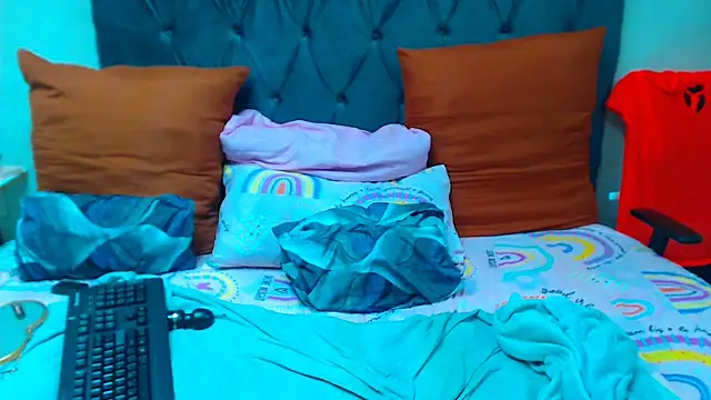 Snapshot of SAVAGExBOO chatting on 02-15-25, 02:26 SAVAGExBOO online show from 02-15-25, 02:26