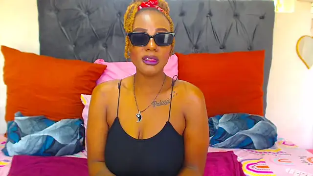 Snapshot of SAVAGExBOO chatting on 02-27-25, 11:41 SAVAGExBOO online show from 02-27-25, 11:41