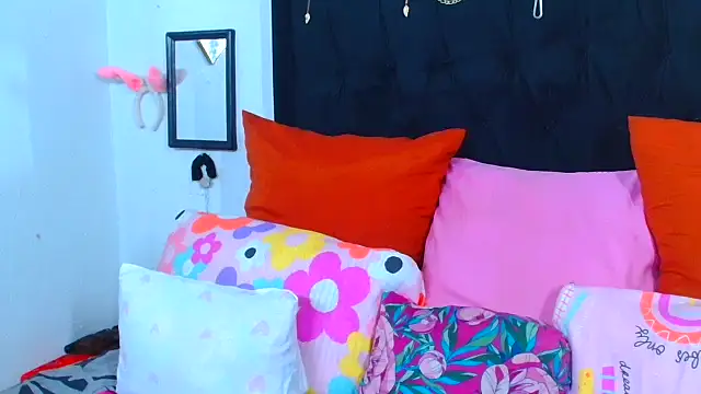 Snapshot of SAVAGExBOO chatting on 09-29-25, 10:36 SAVAGExBOO online show from 09-29-25, 10:36