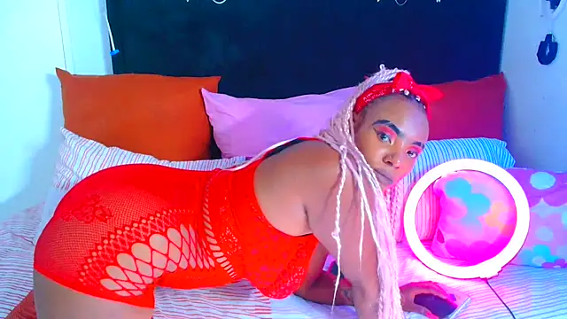 Snapshot of SAVAGExBOO chatting on 10-29-25, 12:35 SAVAGExBOO online show from 10-29-25, 12:35