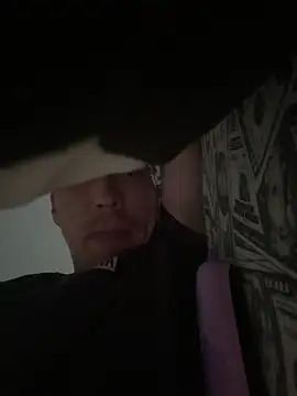 Snapshot of Floristtt chatting on 10-19-25, 01:23 Floristtt online show from 10-19-25, 01:23