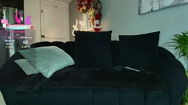 Snapshot of Damon-benet chatting on 12-18-25, 01:00 Damon-benet online show from 12-18-25, 01:00