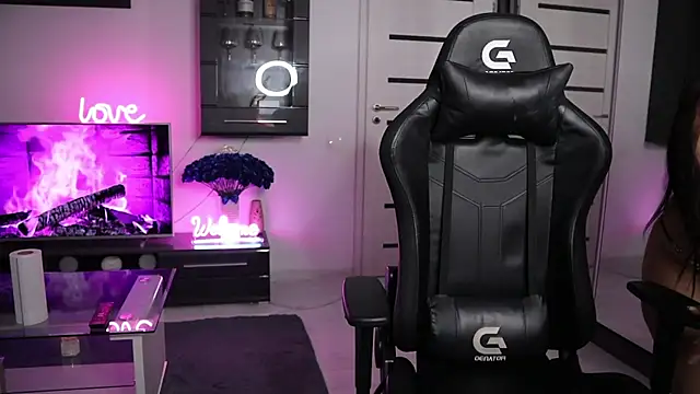 Beauty Anne online show from 11-21-25, 06:45