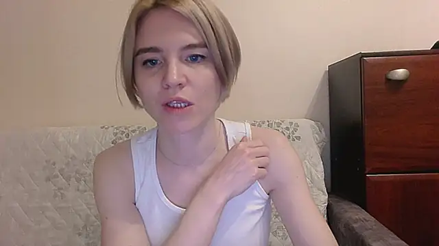 Snapshot of Eva_vagner chatting on 03-08-25, 02:30 Eva vagner online show from 03-08-25, 02:30