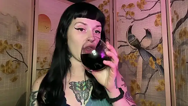 Snapshot of Marcelinegoddess chatting on 06-04-26, 02:50 Marcelinegoddess online show from 06-04-26, 02:50