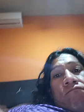 miicheele32 online show from 11-21-25, 08:13