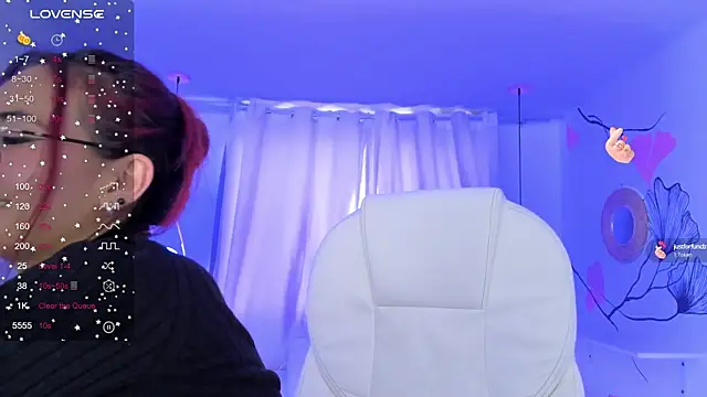 Snapshot of sophiecherry_ chatting on 12-10-24, 09:43 sophiecherry online show from 12-10-24, 09:43