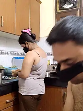 IND COUPLE1 online show from 02-28-25, 08:31