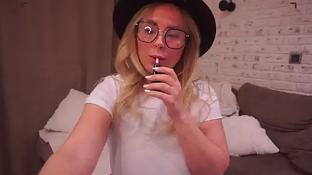 Charming Daphny online show from 03-14-25, 12:51