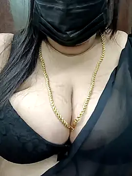 Snapshot of ashikaa_r chatting on 01-29-25, 06:18 ashikaa r online show from 01-29-25, 06:18