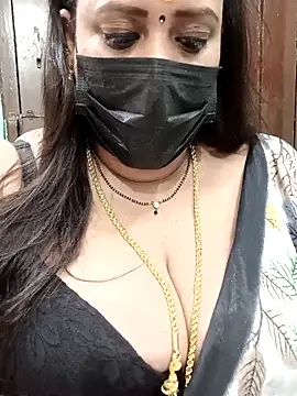 Snapshot of ashikaa_r chatting on 03-06-25, 12:41 ashikaa r online show from 03-06-25, 12:41