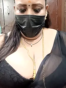 Snapshot of ashikaa_r chatting on 03-06-25, 05:43 ashikaa r online show from 03-06-25, 05:43