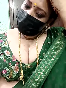 Snapshot of ashikaa_r chatting on 03-16-25, 01:17 ashikaa r online show from 03-16-25, 01:17