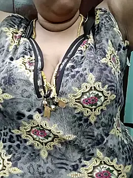 Snapshot of ashikaa_r chatting on 03-18-25, 09:10 ashikaa r online show from 03-18-25, 09:10