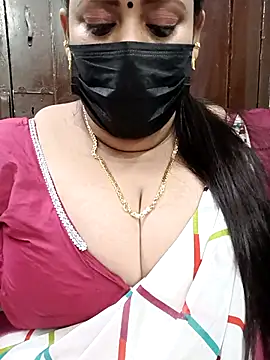 Snapshot of ashikaa_r chatting on 03-21-25, 02:40 ashikaa r online show from 03-21-25, 02:40