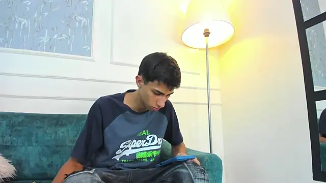 Snapshot of Lucian_Davi chatting on 10-14-25, 04:19 Lucian Davi online show from 10-14-25, 04:19