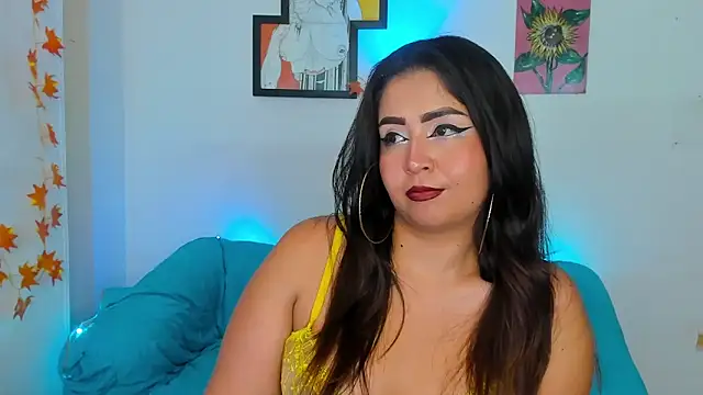 Snapshot of LiahDiaz chatting on 02-25-25, 12:25 LiahDiaz online show from 02-25-25, 12:25