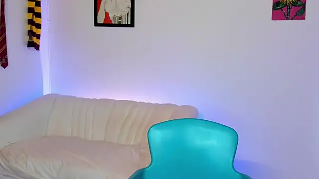 Snapshot of LiahDiaz chatting on 11-30-25, 07:40 LiahDiaz online show from 11-30-25, 07:40